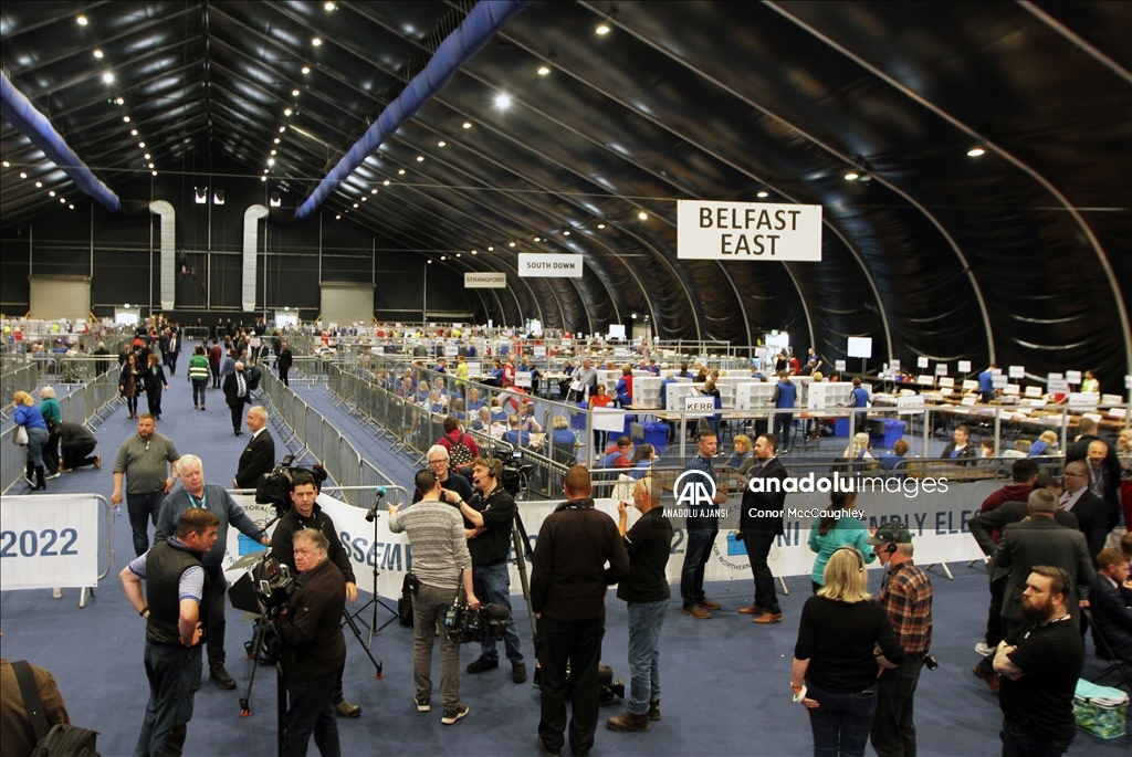 Kuzey İrlanda'daki yerel seçimlerde oy sayma işlemi başladı