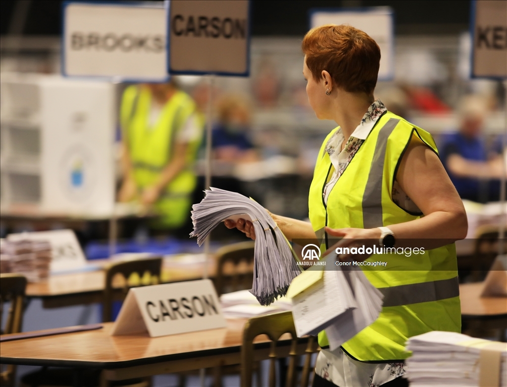 Kuzey İrlanda'daki yerel seçimlerde oy sayma işlemi başladı