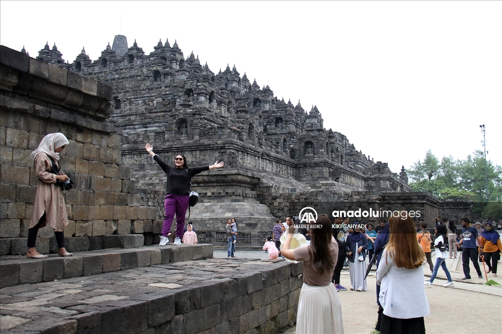 Warga kunjungi Candi Borobudur untuk habiskan libur Idulfitri
