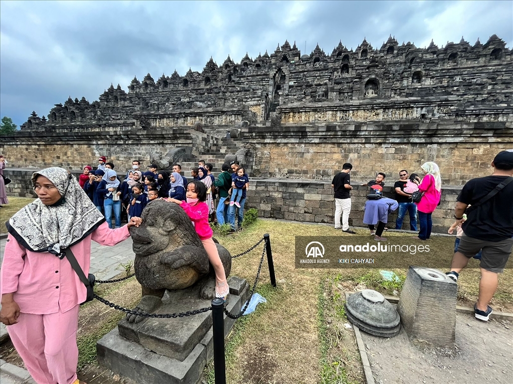 Warga kunjungi Candi Borobudur untuk habiskan libur Idulfitri
