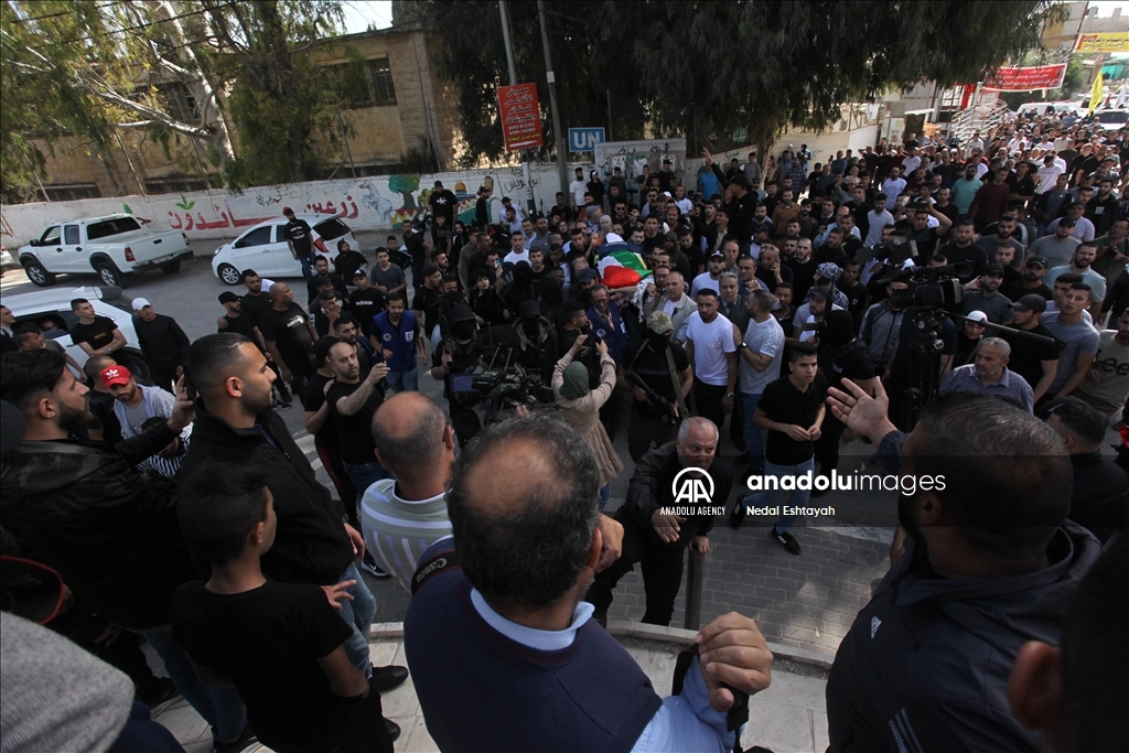 Funeral of Female Al-Jazeera reporter killed in gunfire by Israeli soldiers