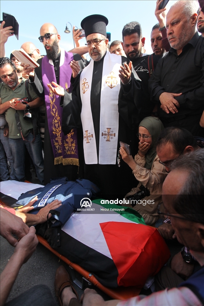 Funeral of Female Al-Jazeera reporter killed in gunfire by Israeli soldiers