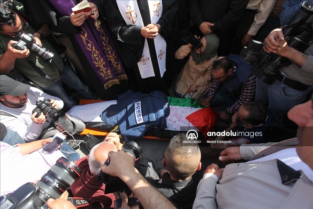 Funeral of Female Al-Jazeera reporter killed in gunfire by Israeli soldiers