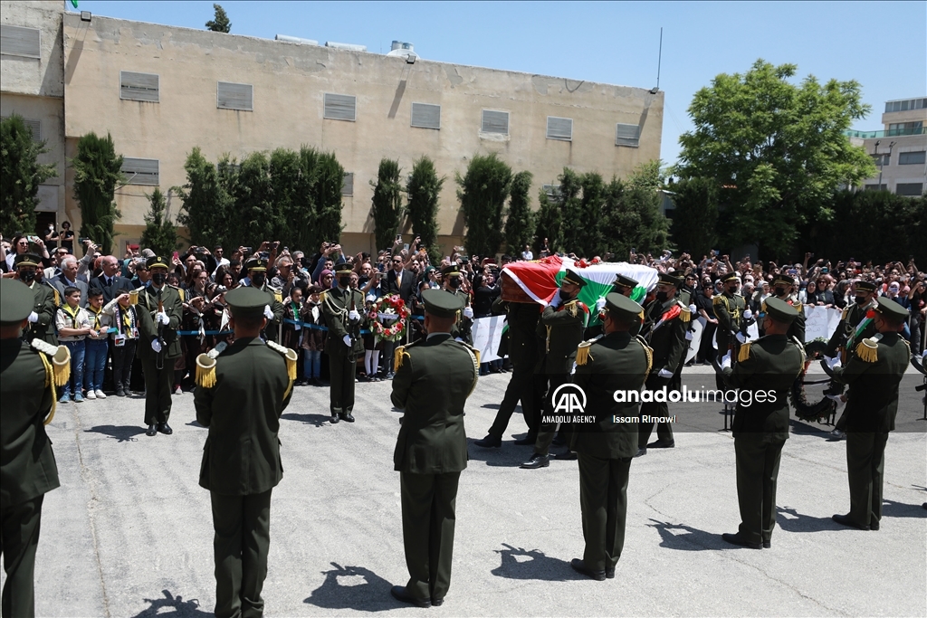 Prosesi pemakaman jurnalis Shireen Abu Akleh di Ramallah