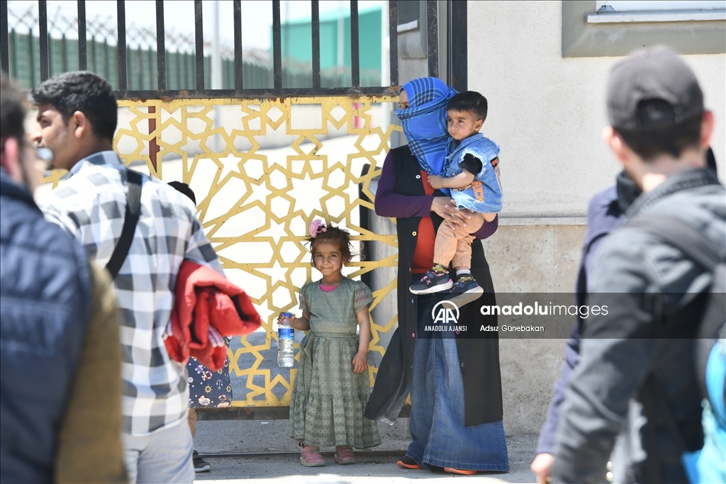 Suriyelilerin ülkelerine gönüllü geri dönüşleri sürüyor
