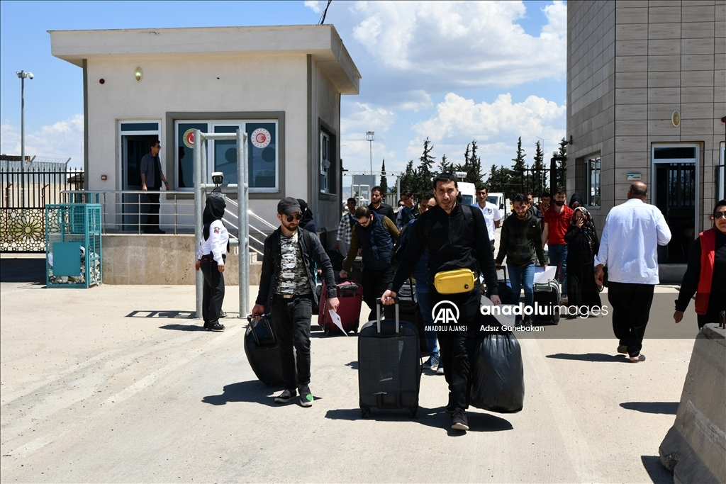 Suriyelilerin ülkelerine gönüllü geri dönüşleri sürüyor