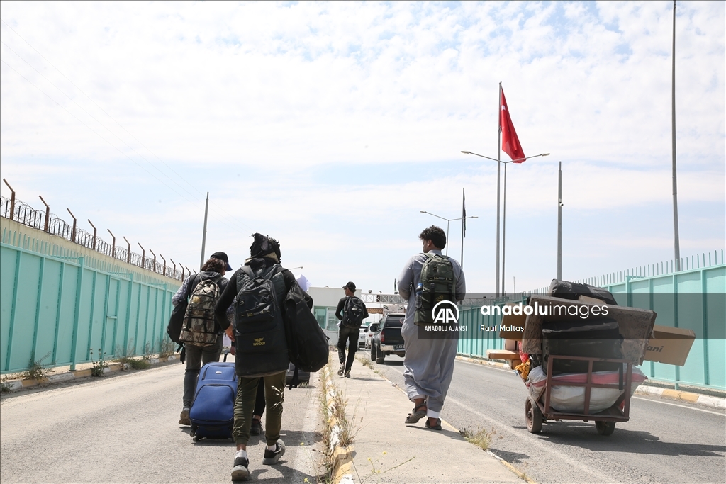 Suriyelilerin ülkelerine gönüllü geri dönüşleri sürüyor