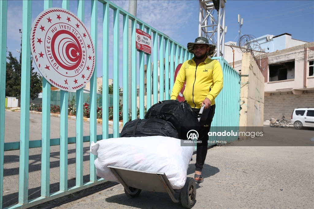 Suriyelilerin ülkelerine gönüllü geri dönüşleri sürüyor