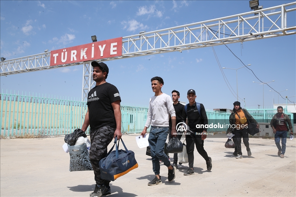 Suriyelilerin ülkelerine gönüllü geri dönüşleri sürüyor