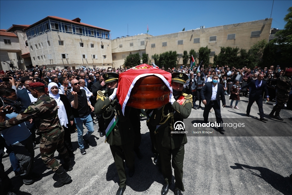 Prosesi pemakaman jurnalis Shireen Abu Akleh di Ramallah