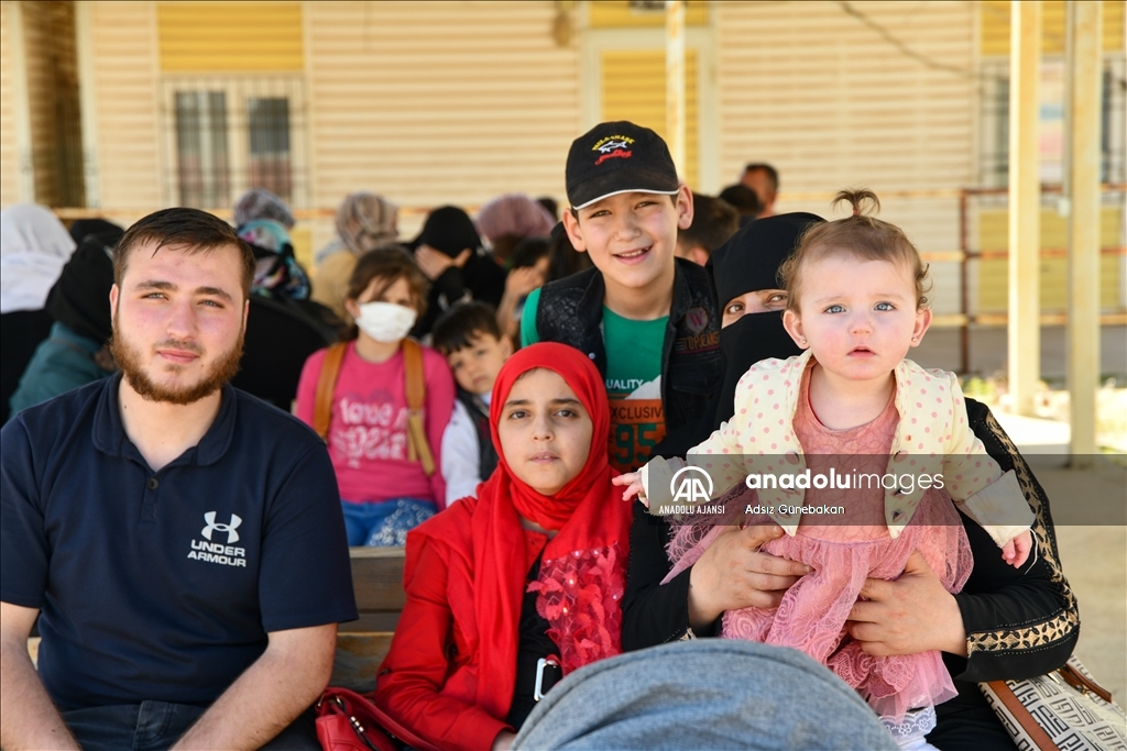 Suriyelilerin ülkelerine gönüllü geri dönüşleri sürüyor