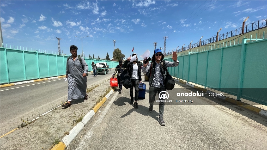 Suriyelilerin ülkelerine gönüllü geri dönüşleri sürüyor