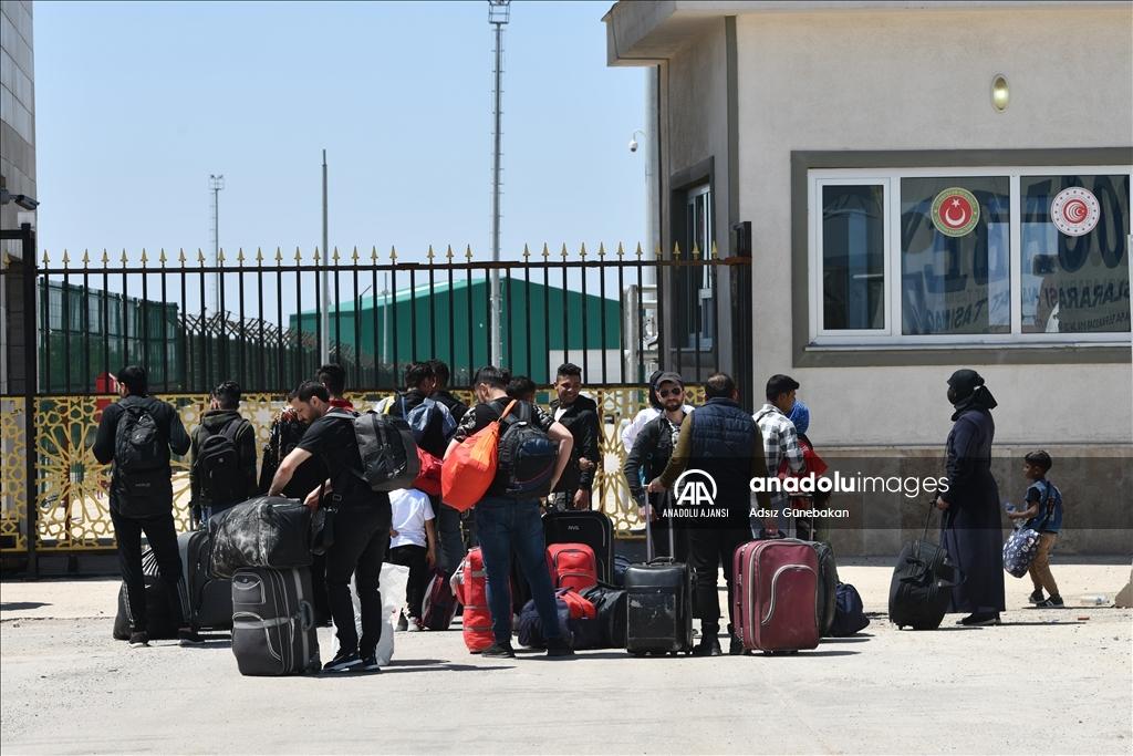 Suriyelilerin ülkelerine gönüllü geri dönüşleri sürüyor