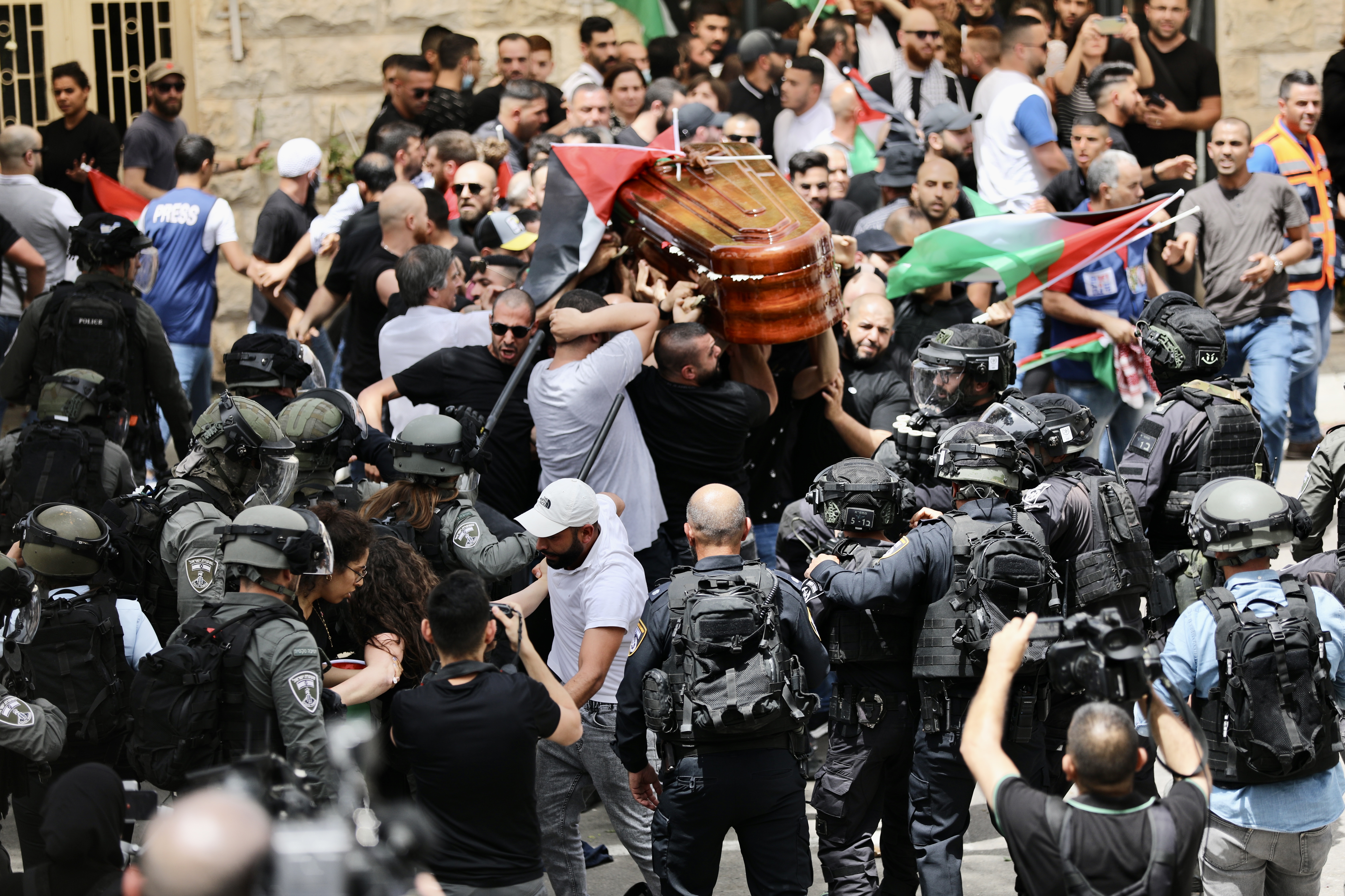 حمله نظامیان اسرائیل به مراسم جنازه ابوعاقله