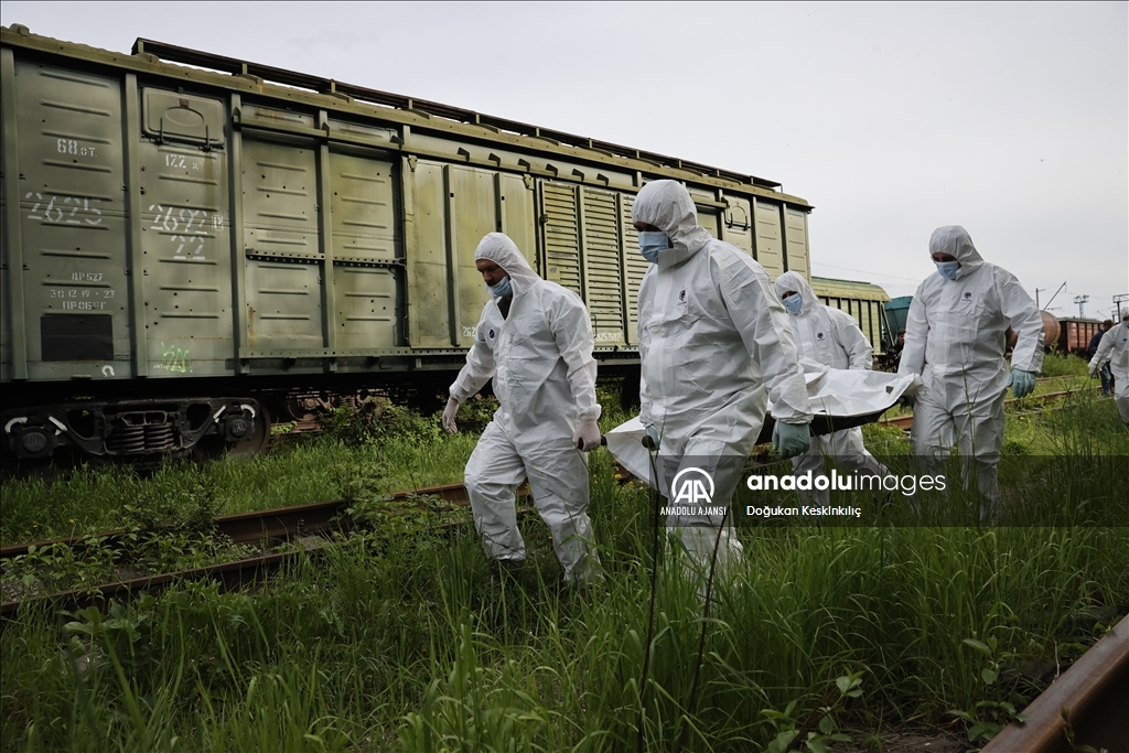 Ukrayna’daki savaşta ölen Rus askerlerin cesetleri soğutucu vagonlarda saklanıyor