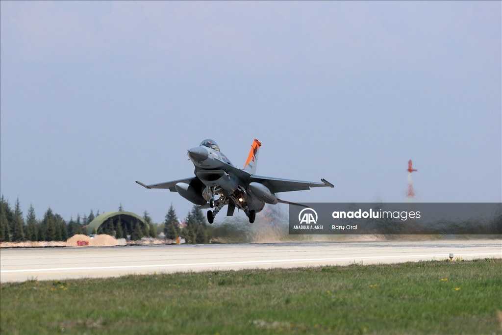 Hava Kuvvetlerinin 401. Test Filo Komutanlığı milli silahları semalarda göreve hazırlıyor