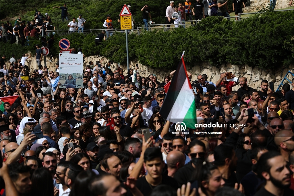 الفلسطينيون يُشيّعون "شيرين أبو عاقلة" في القدس