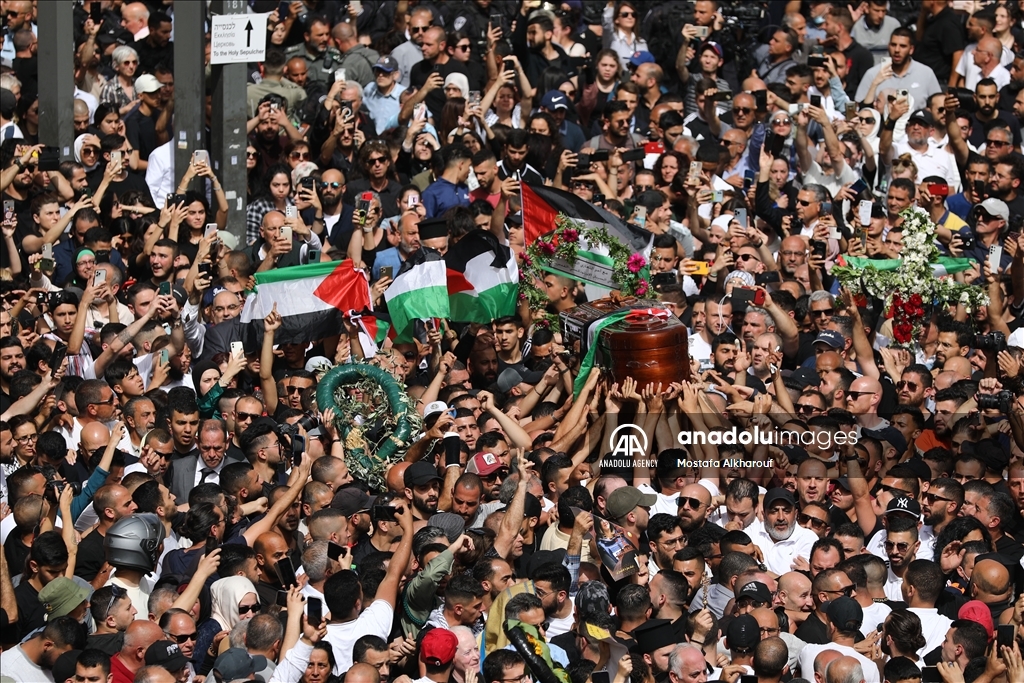 الفلسطينيون يُشيّعون "شيرين أبو عاقلة" في القدس