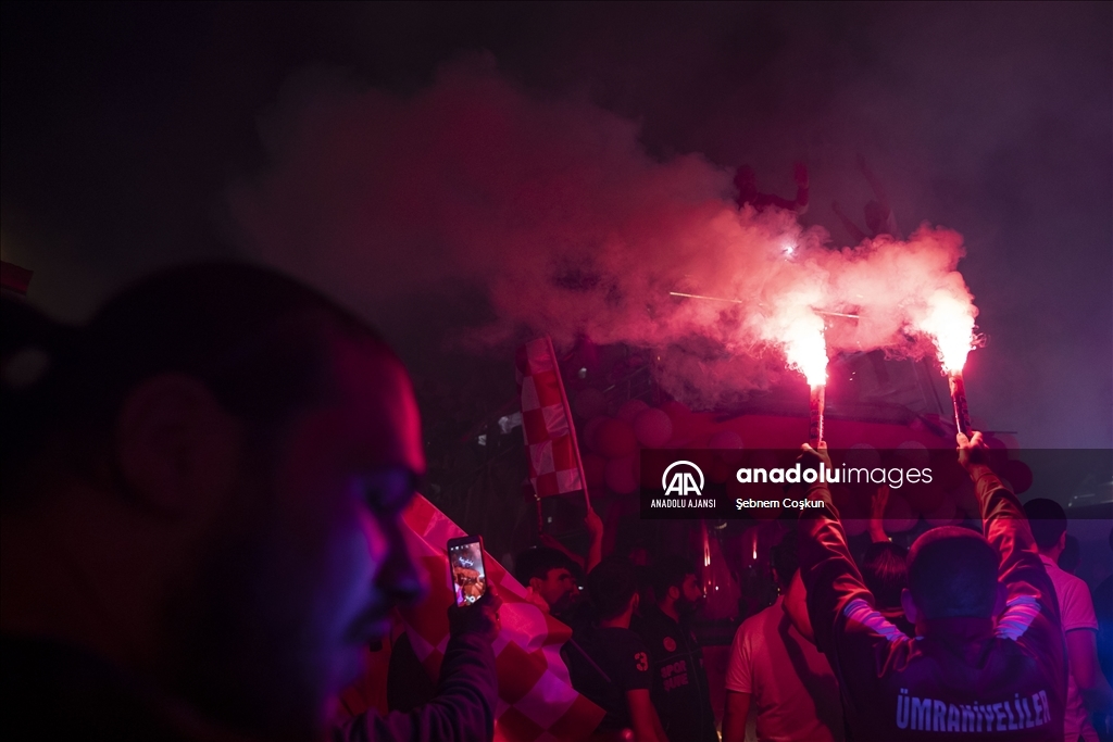 Ümraniyespor Süper Lig'e yükselişini kutladı