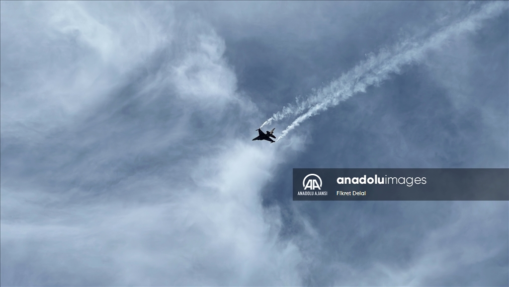 SOLOTÜRK, Rize-Artvin Havalimanı'nda gösteri uçuşu gerçekleştirdi
