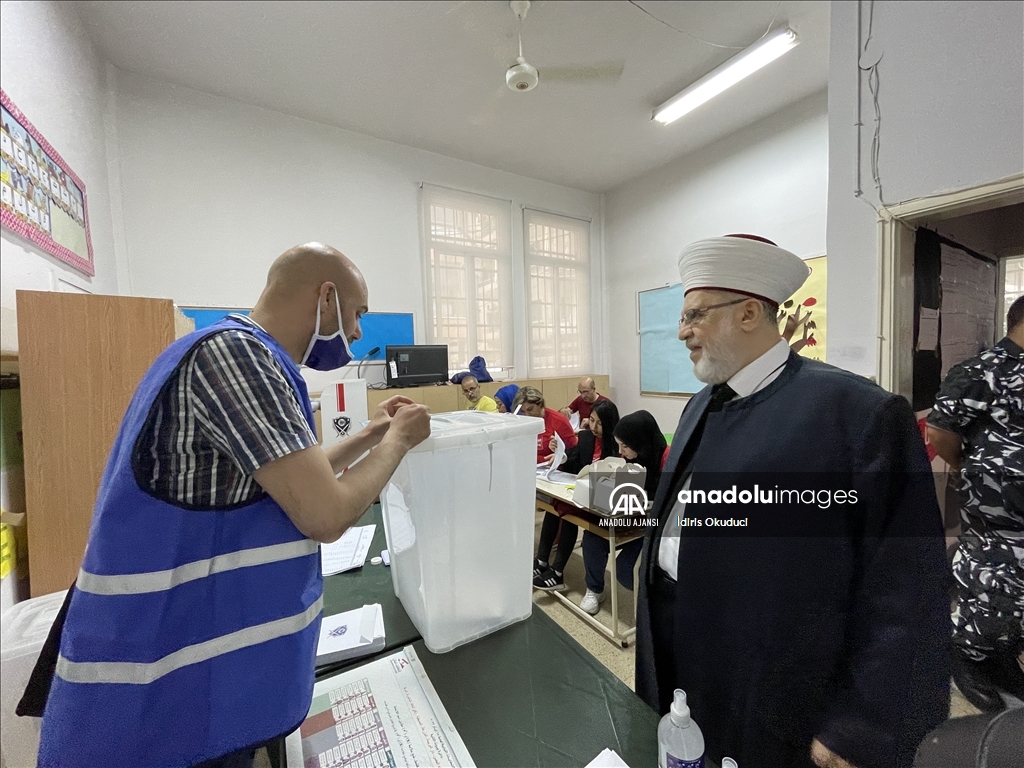 Lübnan'da genel seçimler için oy verme işlemi başladı