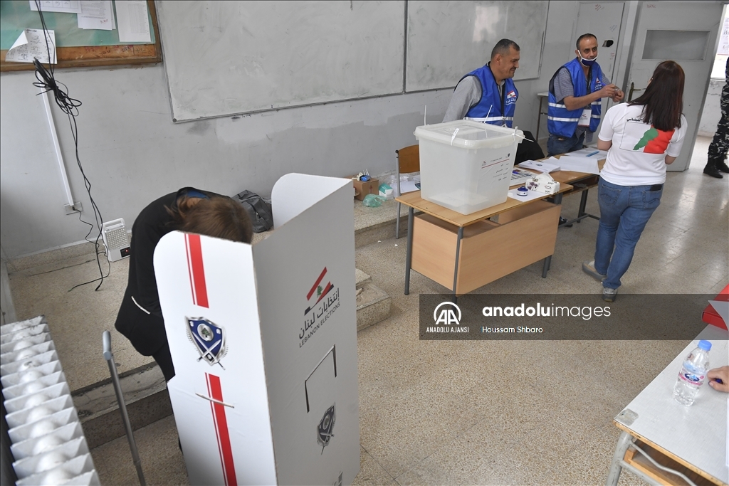 Lübnan'da genel seçimler için oy kullanma işlemi başladı