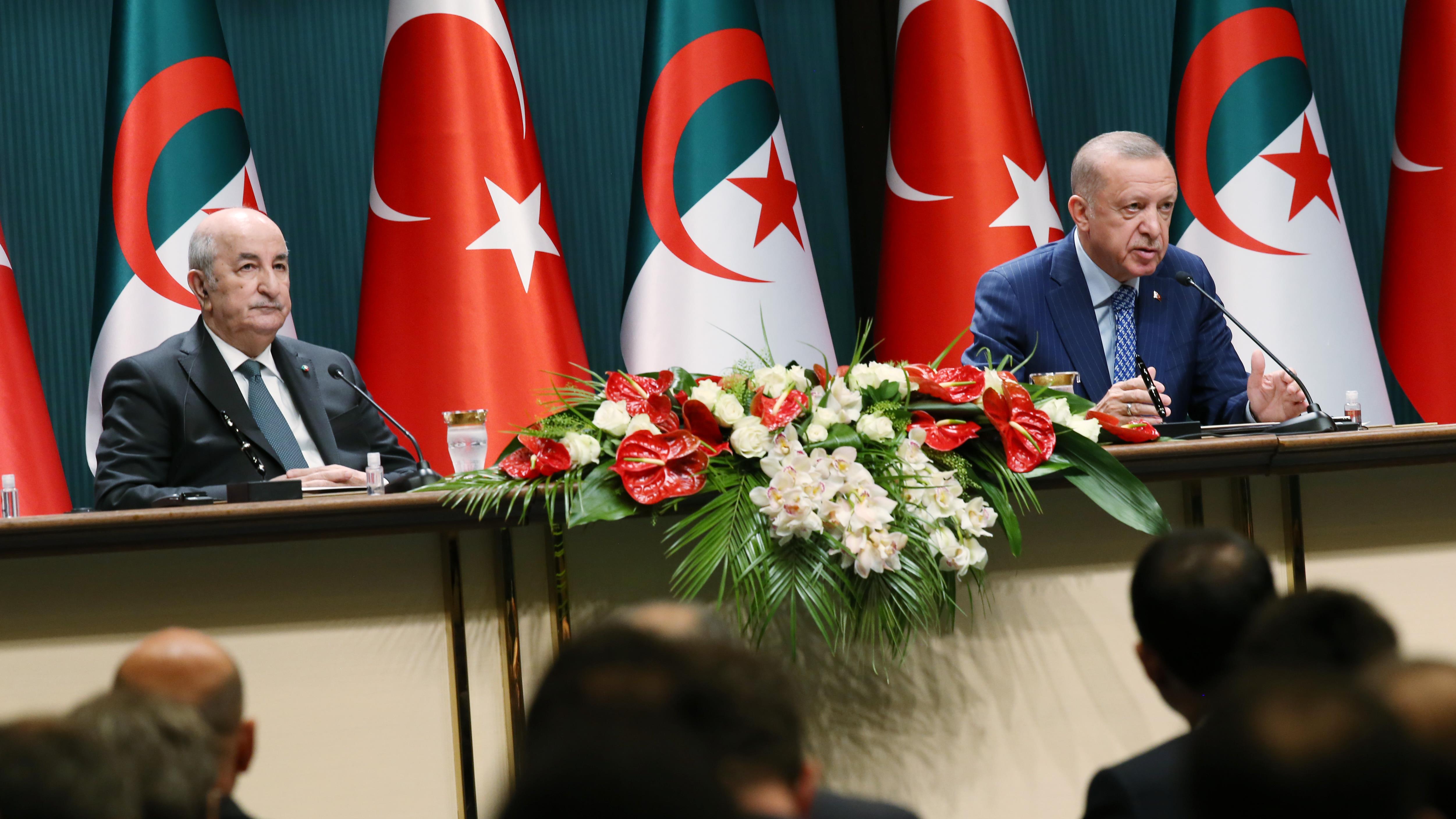 Cumhurbaşkanı Erdoğan ile Cezayir Cumhurbaşkanı Tebbun, anlaşmaların imza törenine iştirak etti