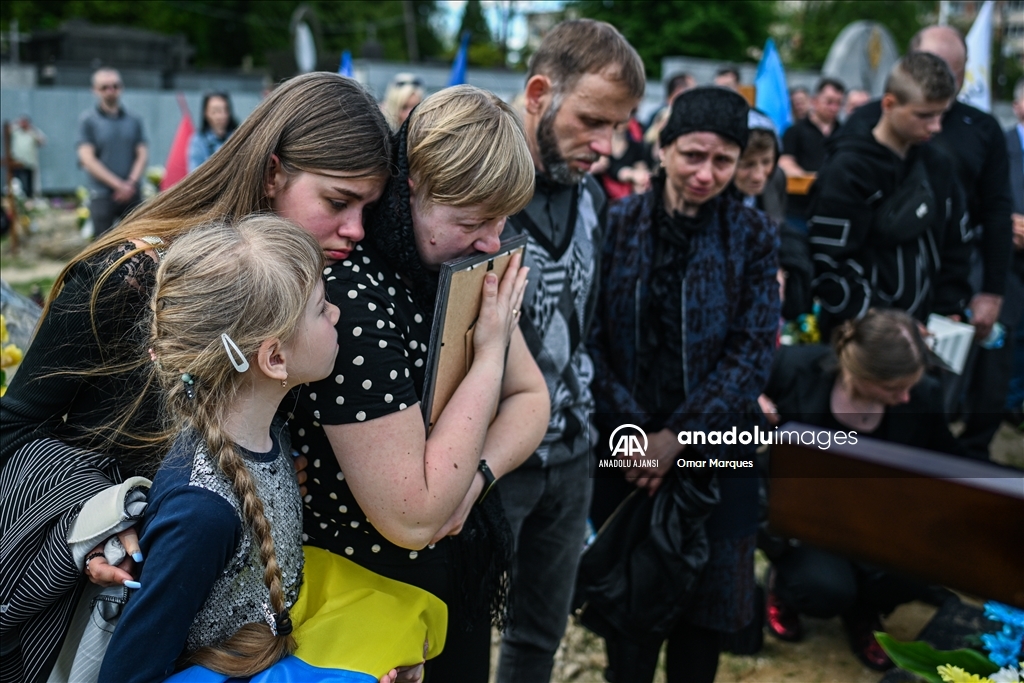 Savaşta ölen Ukrayna askeri için Lviv’de cenaze töreni düzenlendi
