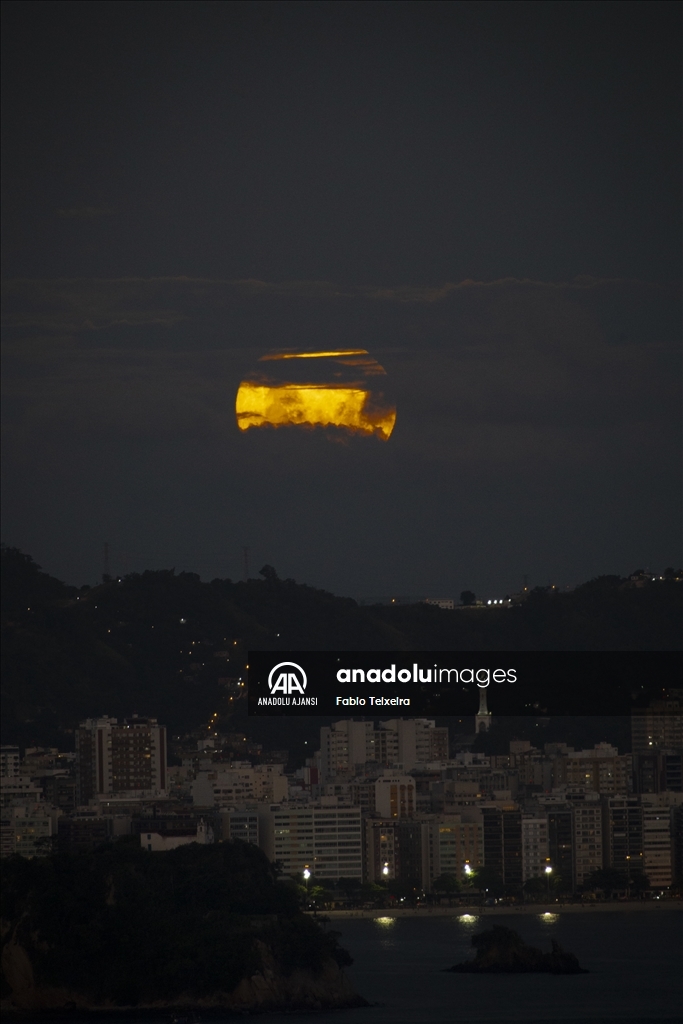Kanlı ay tutulması Brezilya'da gözlemlendi