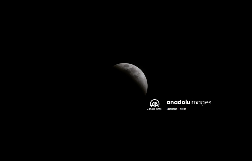 Ay tutulması Bogota'da gözlemlendi