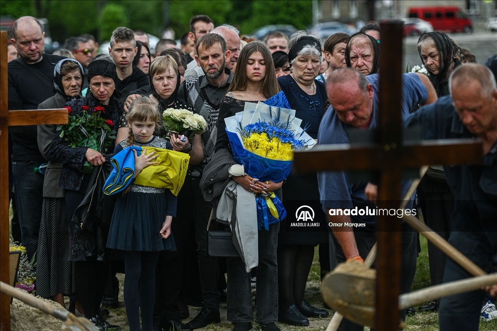 Savaşta ölen Ukrayna askeri için Lviv’de cenaze töreni düzenlendi