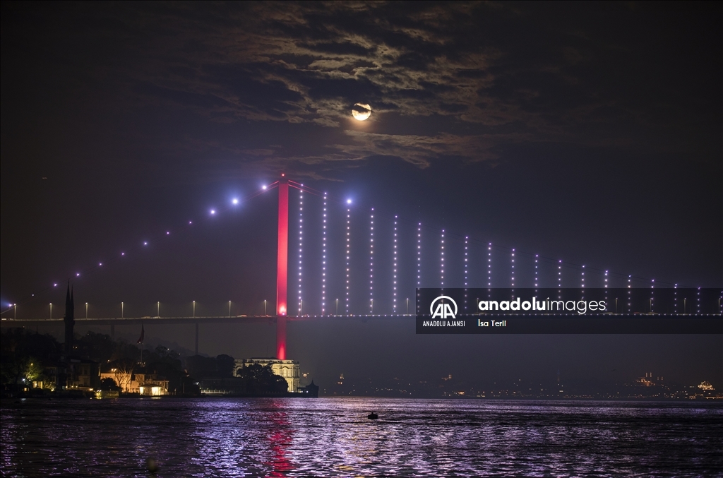 İstanbul'da dolunay