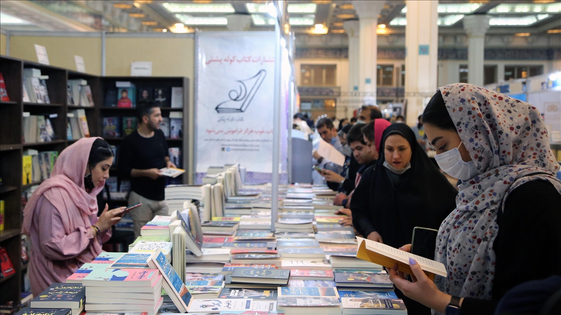 Tahran 33. Uluslararası Kitap Fuarı iki yıl sonra yeniden kapılarını ziyaretçilere açtı