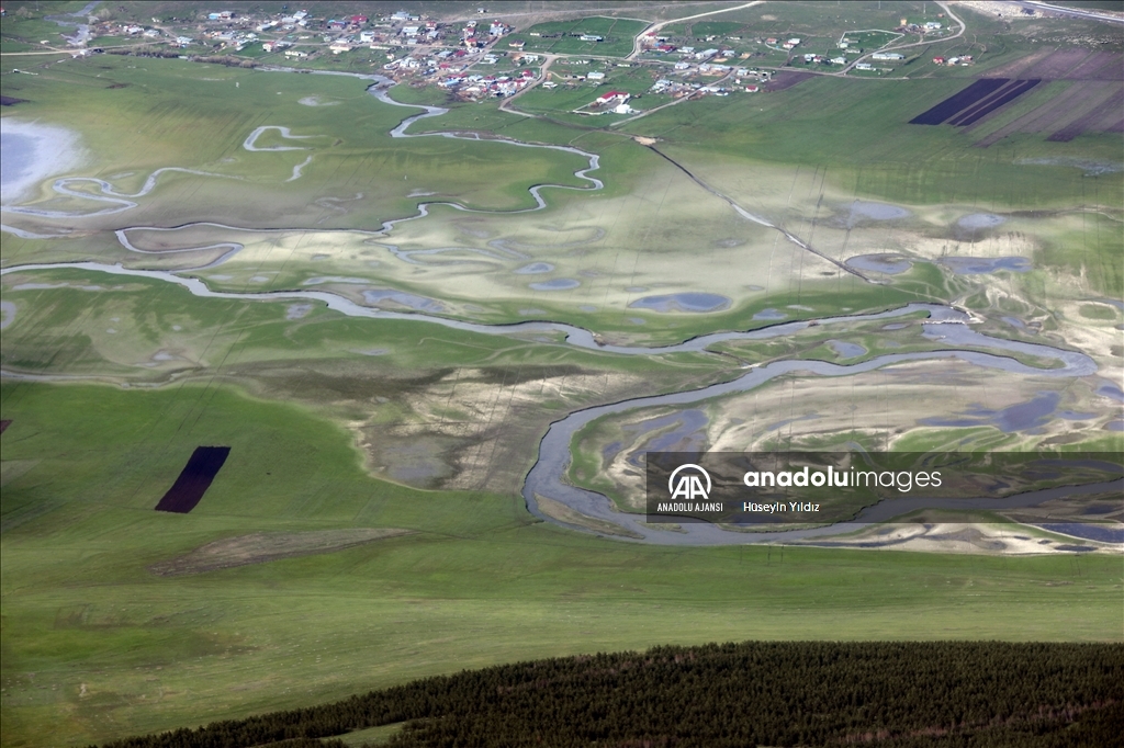 Ardahan'ın menderesleri helikopterden görüntülendi