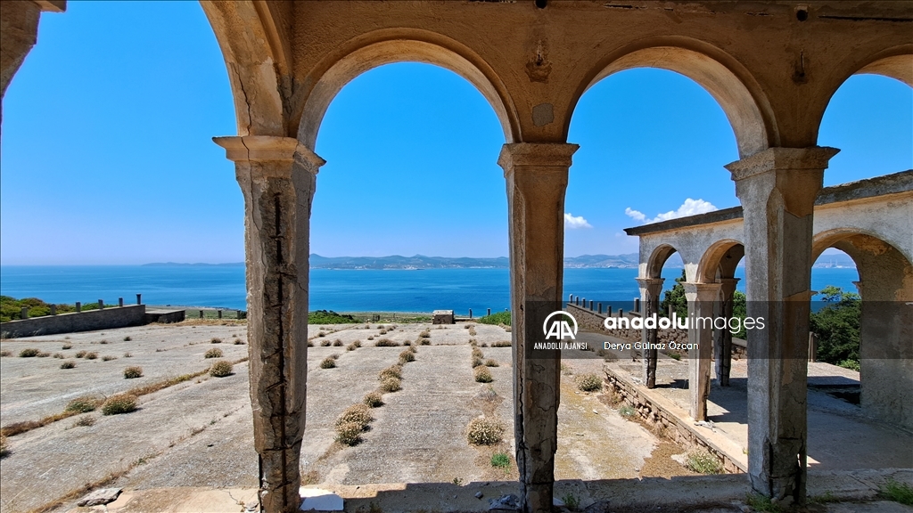 Uzun Ada: Yunanistan'da bir sürgün ve karantina adası