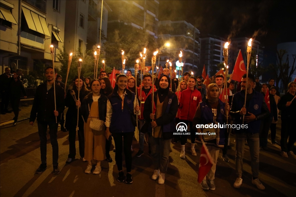Uşak'ta "Fener Alayı ve Gençlik Yürüyüşü" gerçekleştirildi