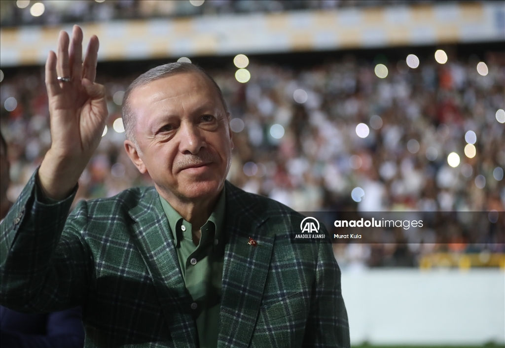 Cumhurbaşkanı Erdoğan, 'Bir Gençlik Şöleni'ne katıldı