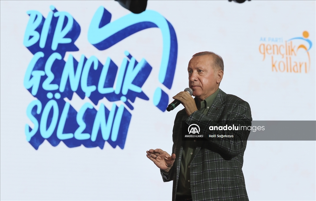Cumhurbaşkanı Erdoğan, 'Bir Gençlik Şöleni'ne katıldı