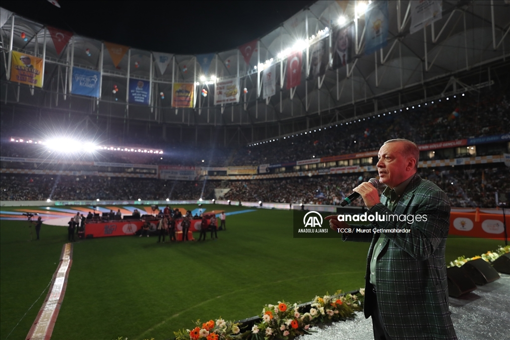 Cumhurbaşkanı Erdoğan, 'Bir Gençlik Şöleni'ne katıldı