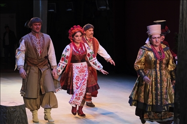 كييف.. مسرح الأوبرا والباليه يستأنف فعالياته رغم الحرب