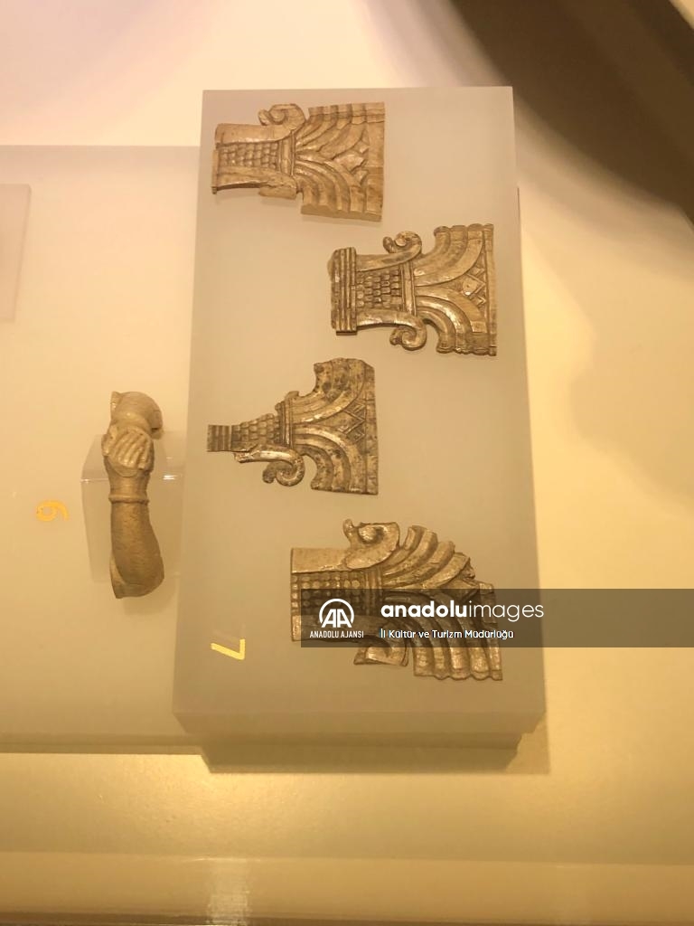 Altıntepe'den çıkartılan Urartu eserleri temsil ettiği kültürün tek örneği