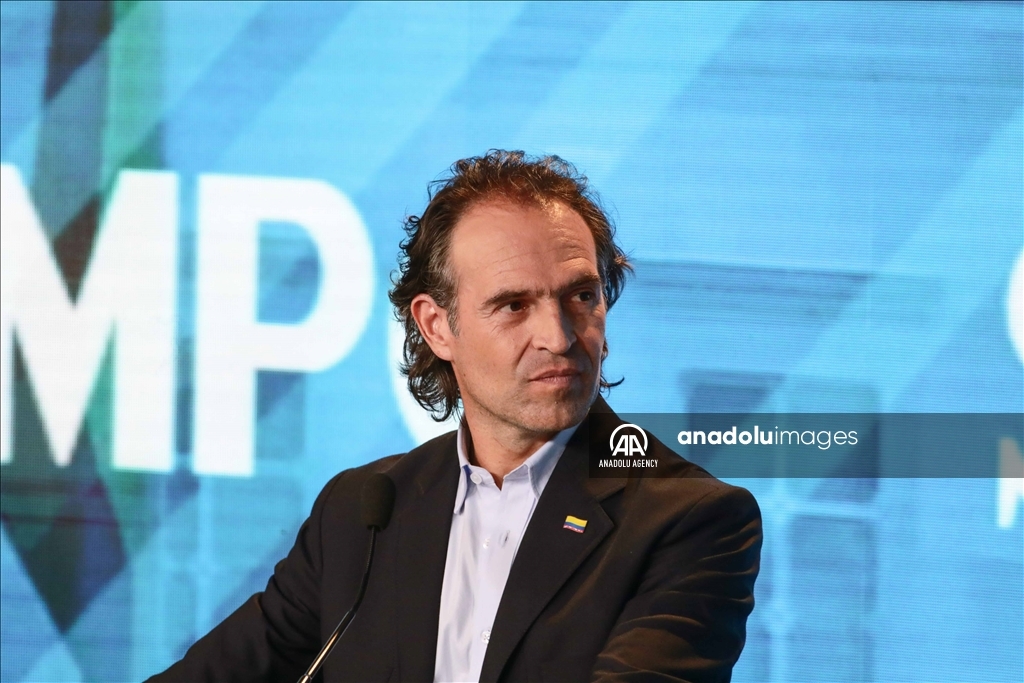 Las mejores imágenes que dejó el debate presidencial en Colombia 1