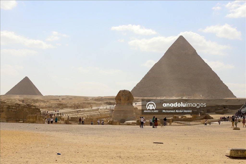 Mısır’da yüzlerce yıldır gizemini koruyan Giza piramitleri ilgi odağı olmayı sürdürüyor