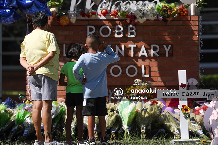 Los sentidos tributos a las víctimas del tiroteo en escuela primaria de Texas