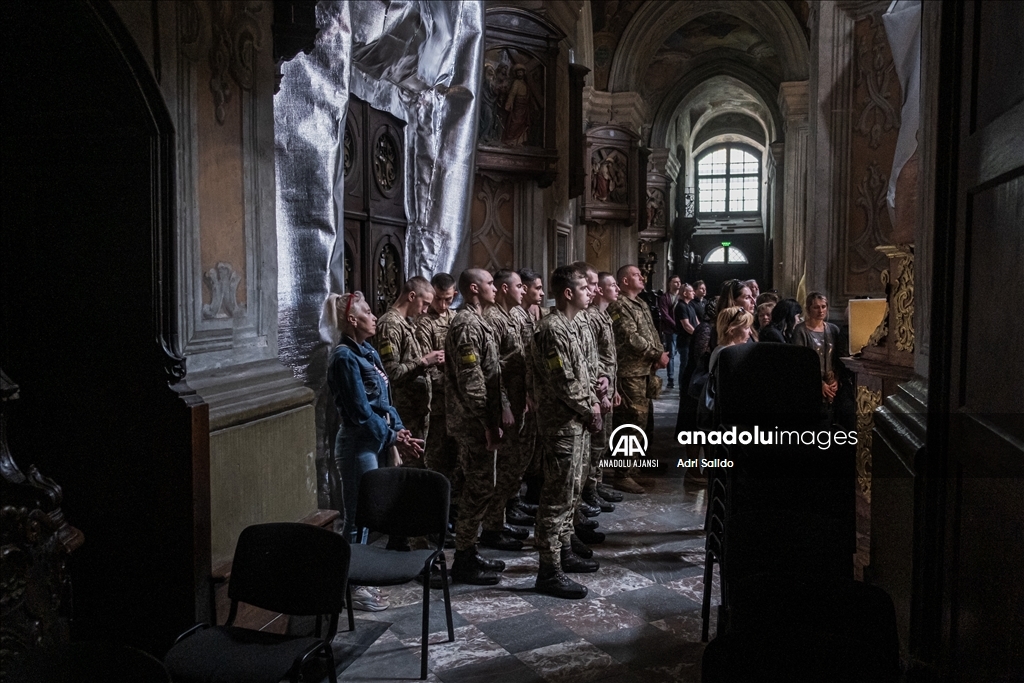 Hayatını kaybeden Ukrayna askerleri için Lviv’de cenaze töreni düzenlendi