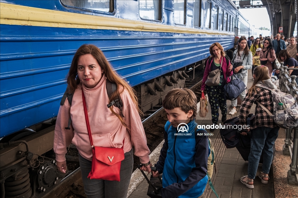 Ukrayna'da sivillerin tahliyesi sürüyor