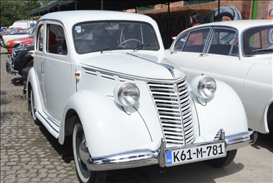 U Mostaru otvoren prvi muzej oldtimera u BiH