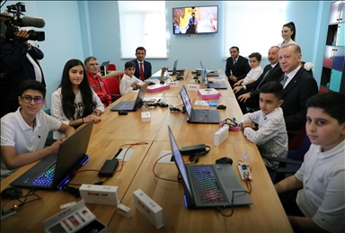 Cumhurbaşkanı Erdoğan, Bakü'de iki merkezin açılışını yaptı