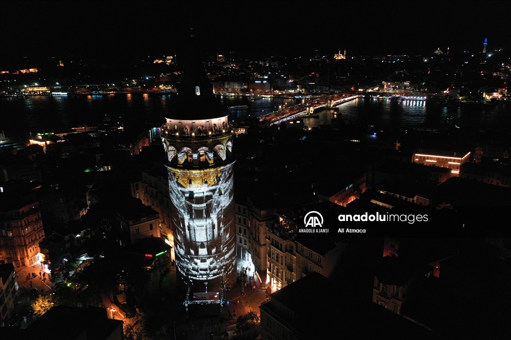 İstanbul'un Fethini Anlatan Görseller Galata Kulesi'ne Yansıtıldı ...