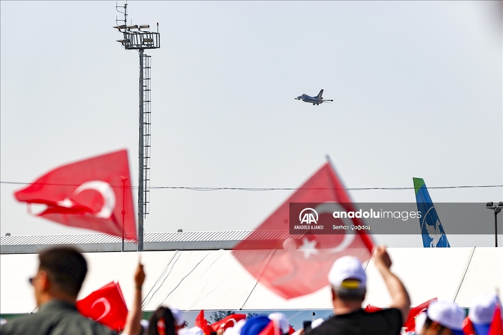 İstanbul'un Fethinin 569. Yılı Kutlamalarına ve Atatürk Havalimanı Millet Bahçesi İlk Fidan Dikim Töreni